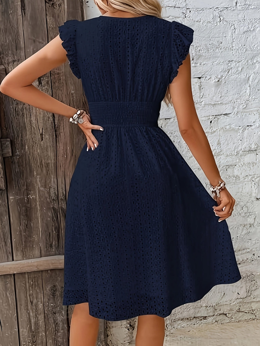 Anna – Elegant Light Dress