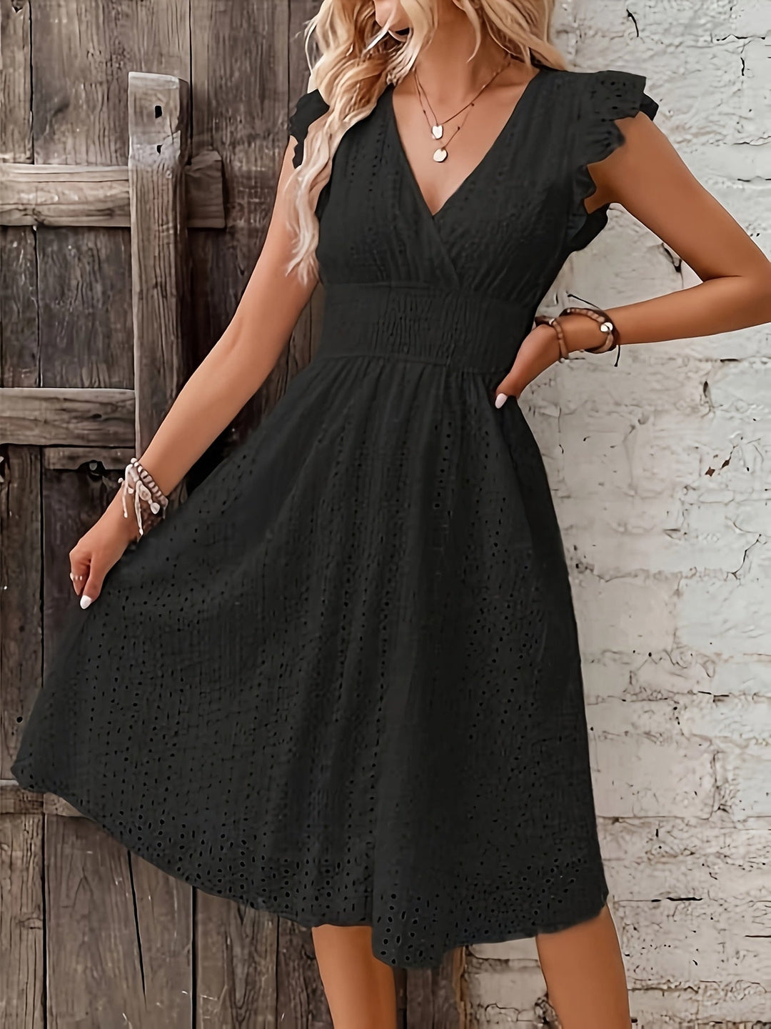 Anna – Elegant Light Dress